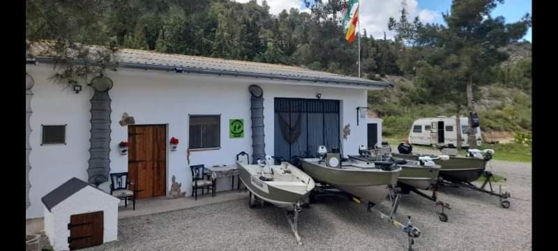 R U Ready Fishing, River Ebro เมกิเนนซา ภายนอก รูปภาพ